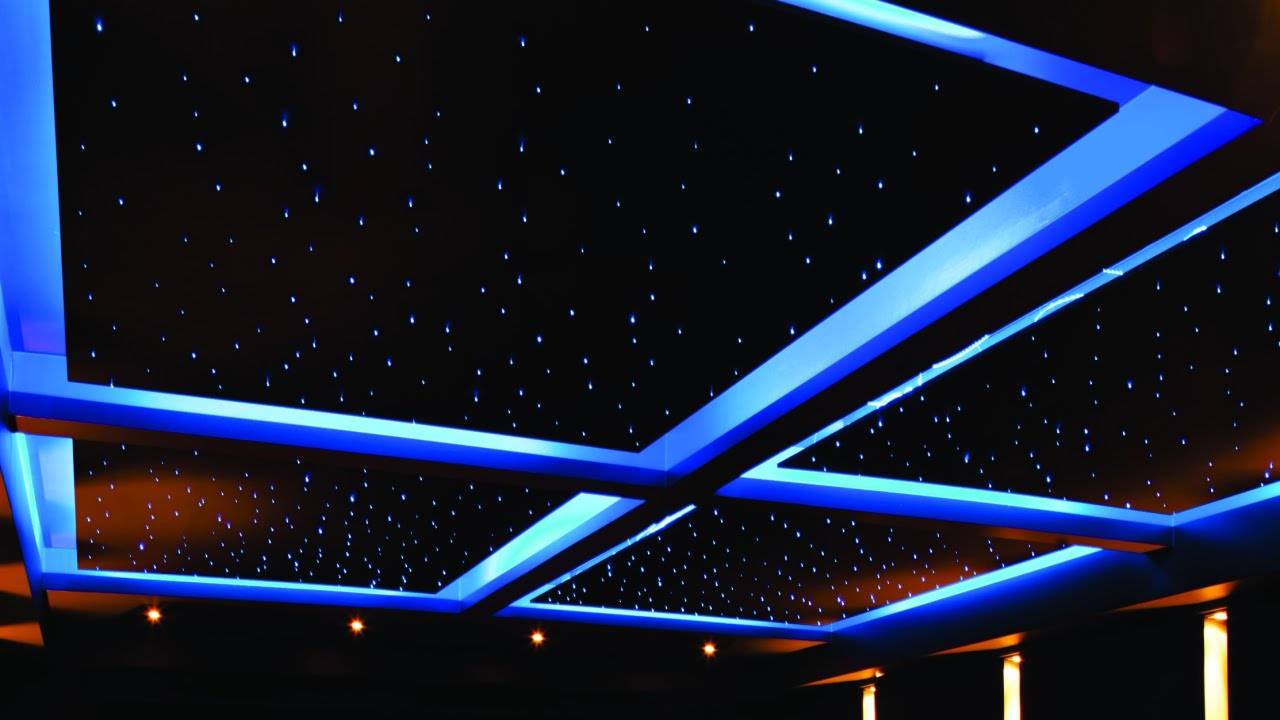 Звездное небо светодиодное. Подвесной потолок с подсветкой. Потолок с неоновой подсветкой. Диодная лента на потолок. Натяжной потолок с диодной подсветкой.